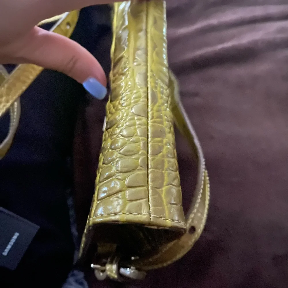 Brahmin Gold Croc-Embossed Crossbody Bag - Picture 5 of 10